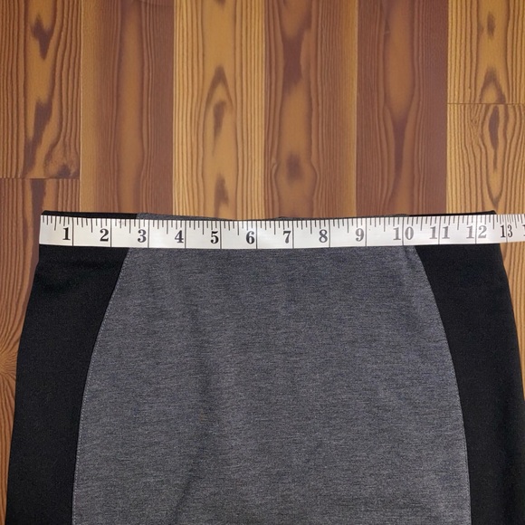 Forever 21 Grey and Black Colourblock Mini Pencil Skirt - Picture 6 of 7